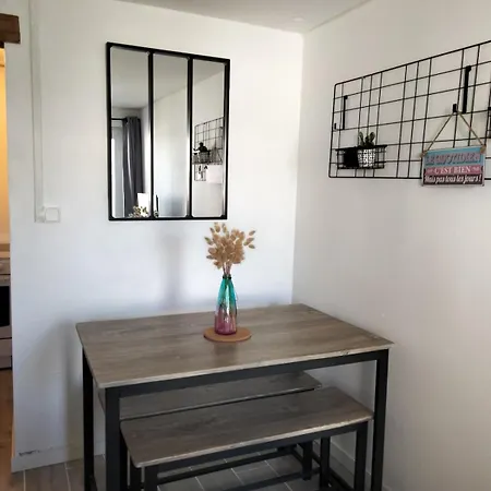 15 Minutes From La Rochelle Apartment *