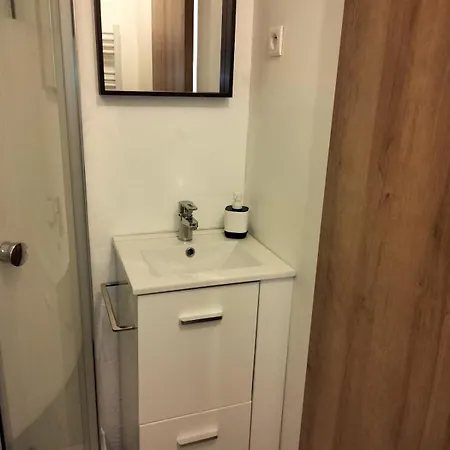 15 Minutes From La Rochelle Apartment