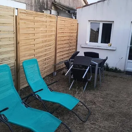 15 Minutes From La Rochelle *