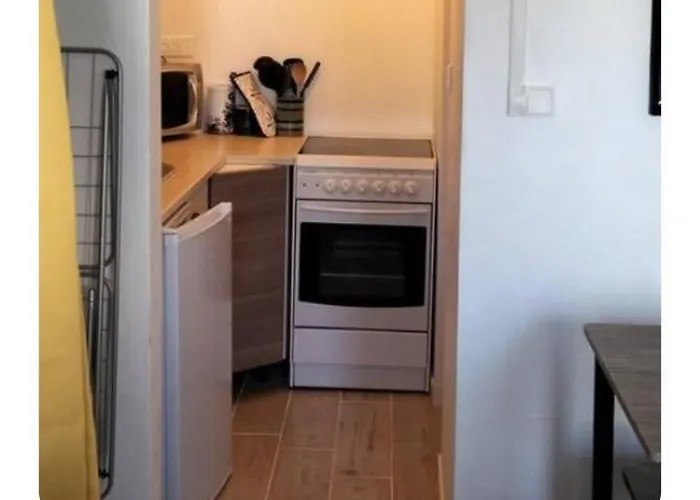 15 Minutes From La Rochelle