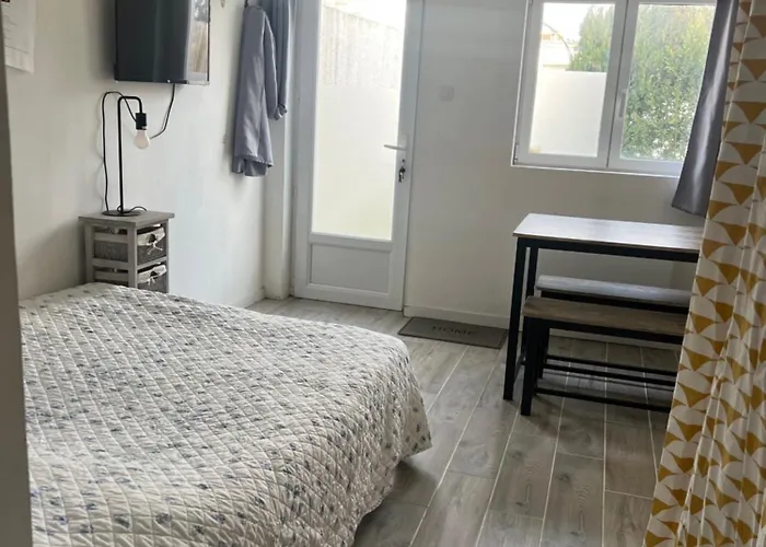 Apartment 15 Minutes From La Rochelle