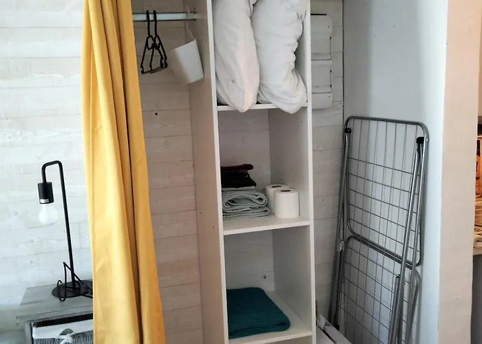 15 Minutes From La Rochelle *