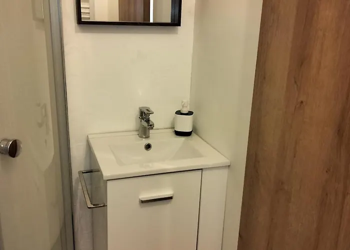 15 Minutes From La Rochelle Apartment